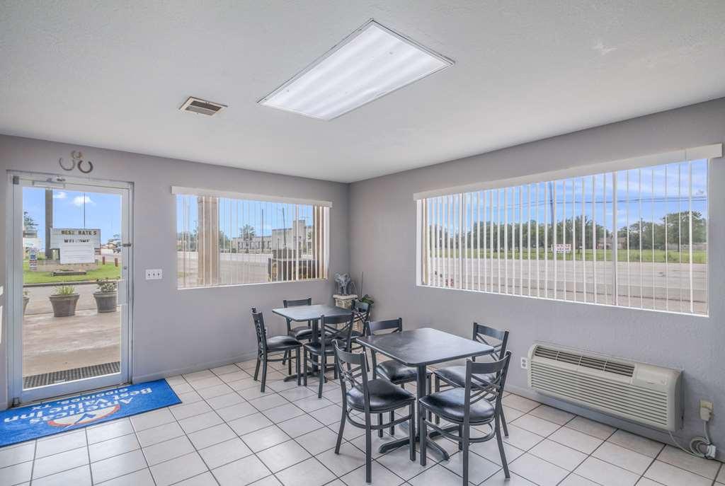 Americas Best Value Inn Giddings Bagian luar foto
