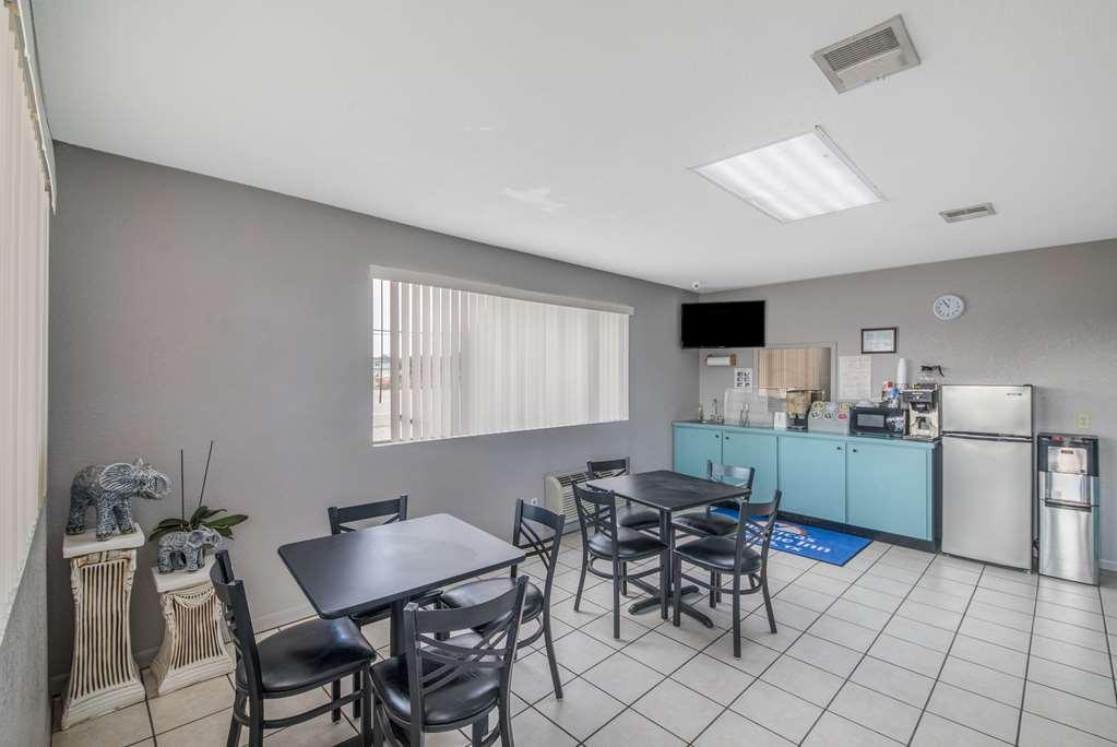 Americas Best Value Inn Giddings Bagian luar foto