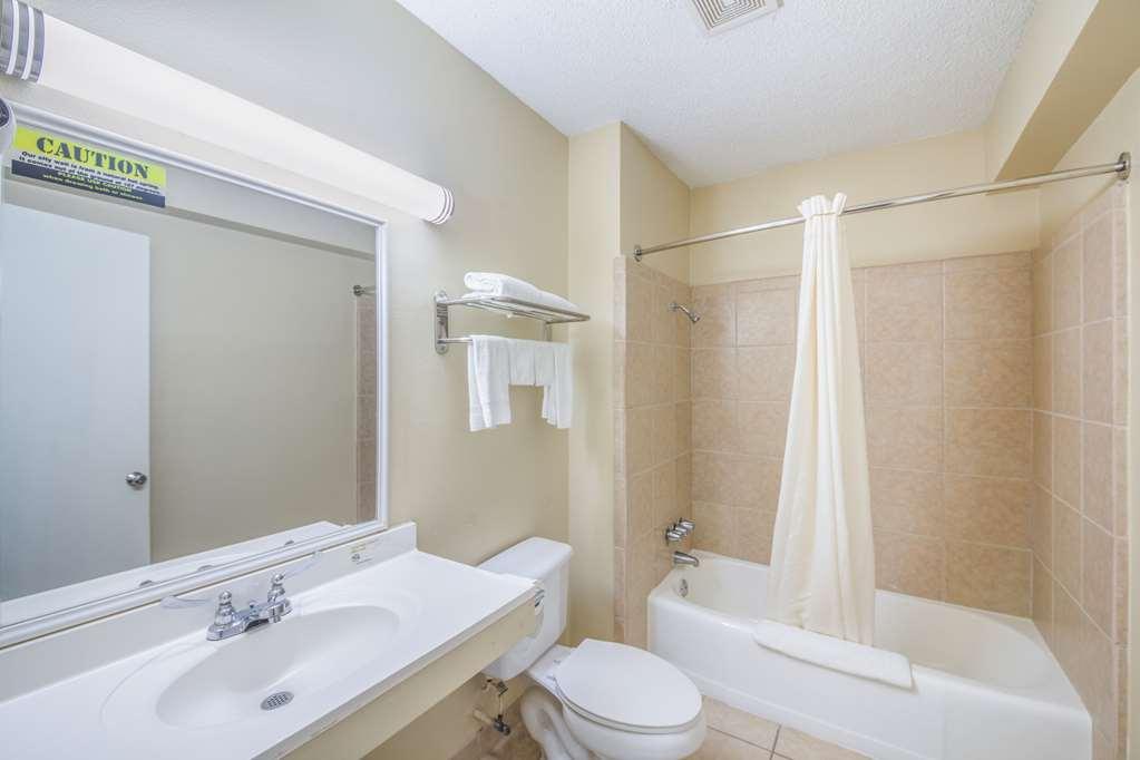 Americas Best Value Inn Giddings Bagian luar foto